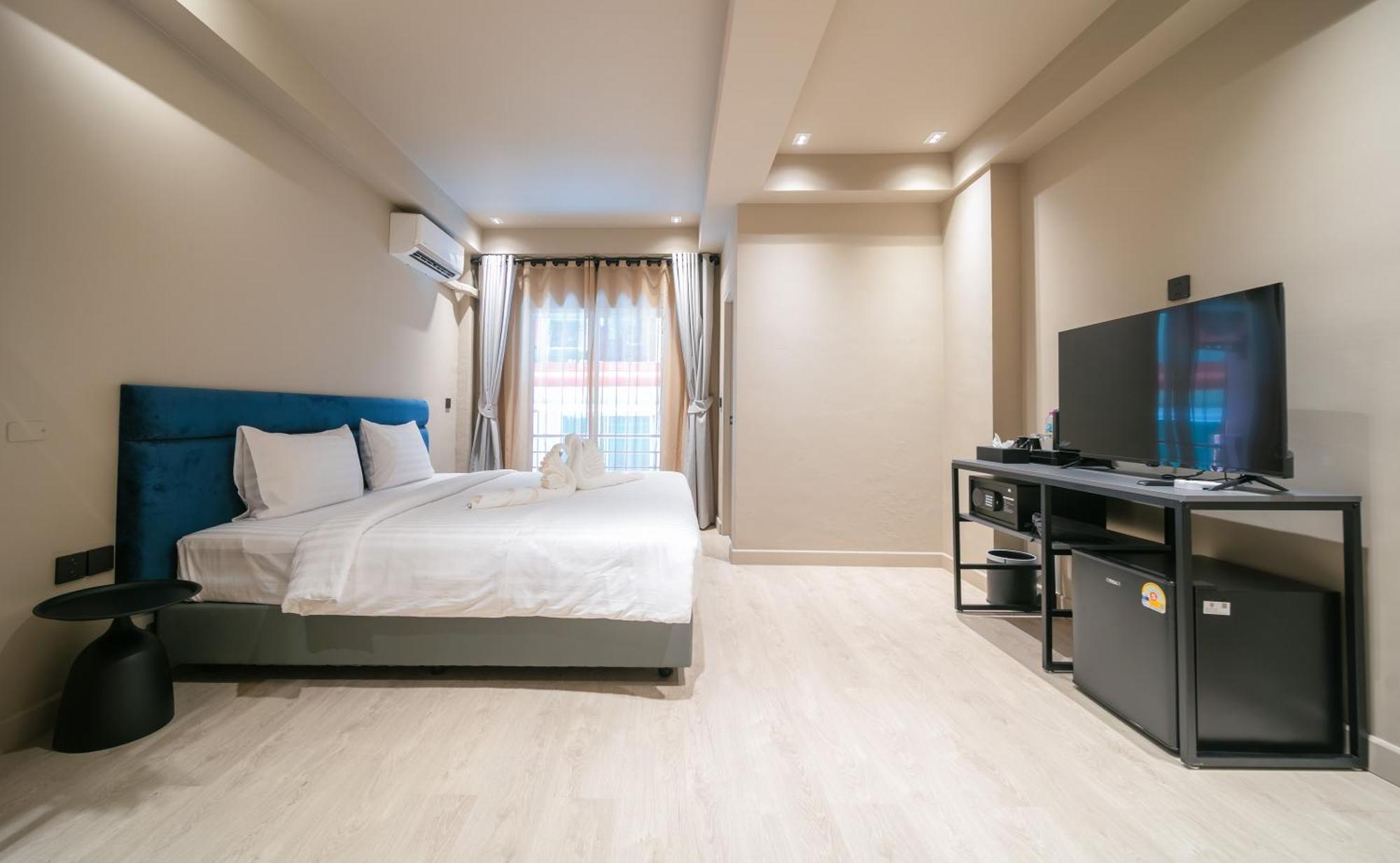 Deluxe Double or Twin Room