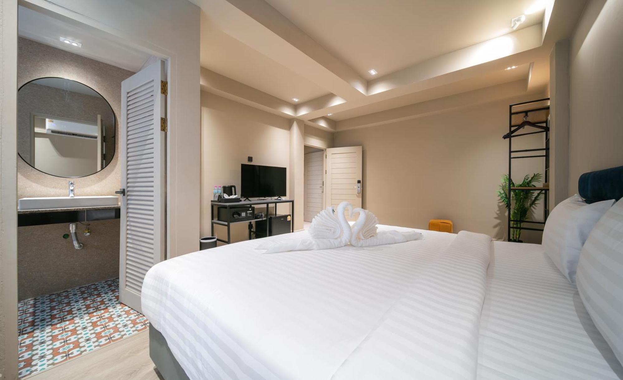 Deluxe Double or Twin Room