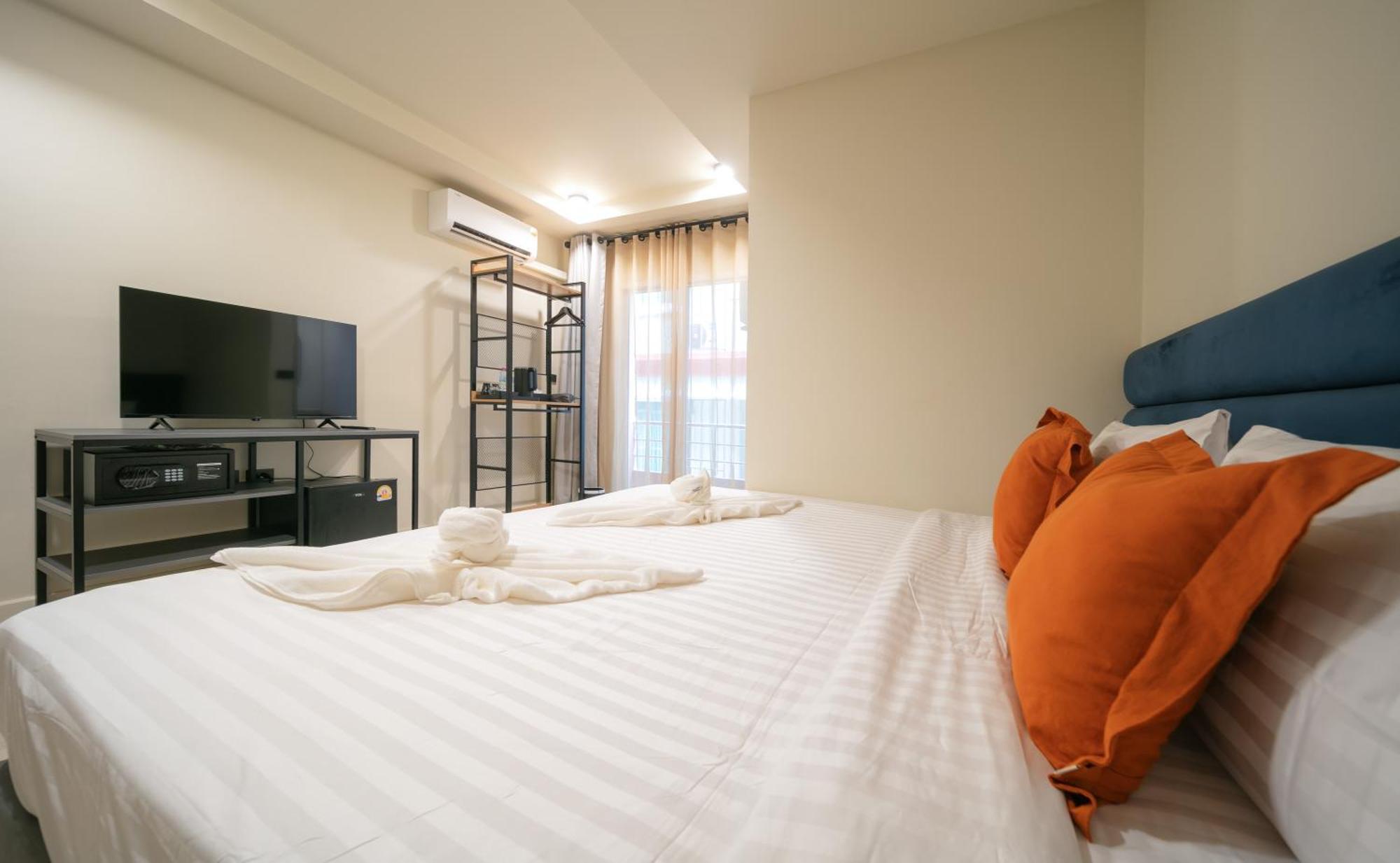 Deluxe Double or Twin Room