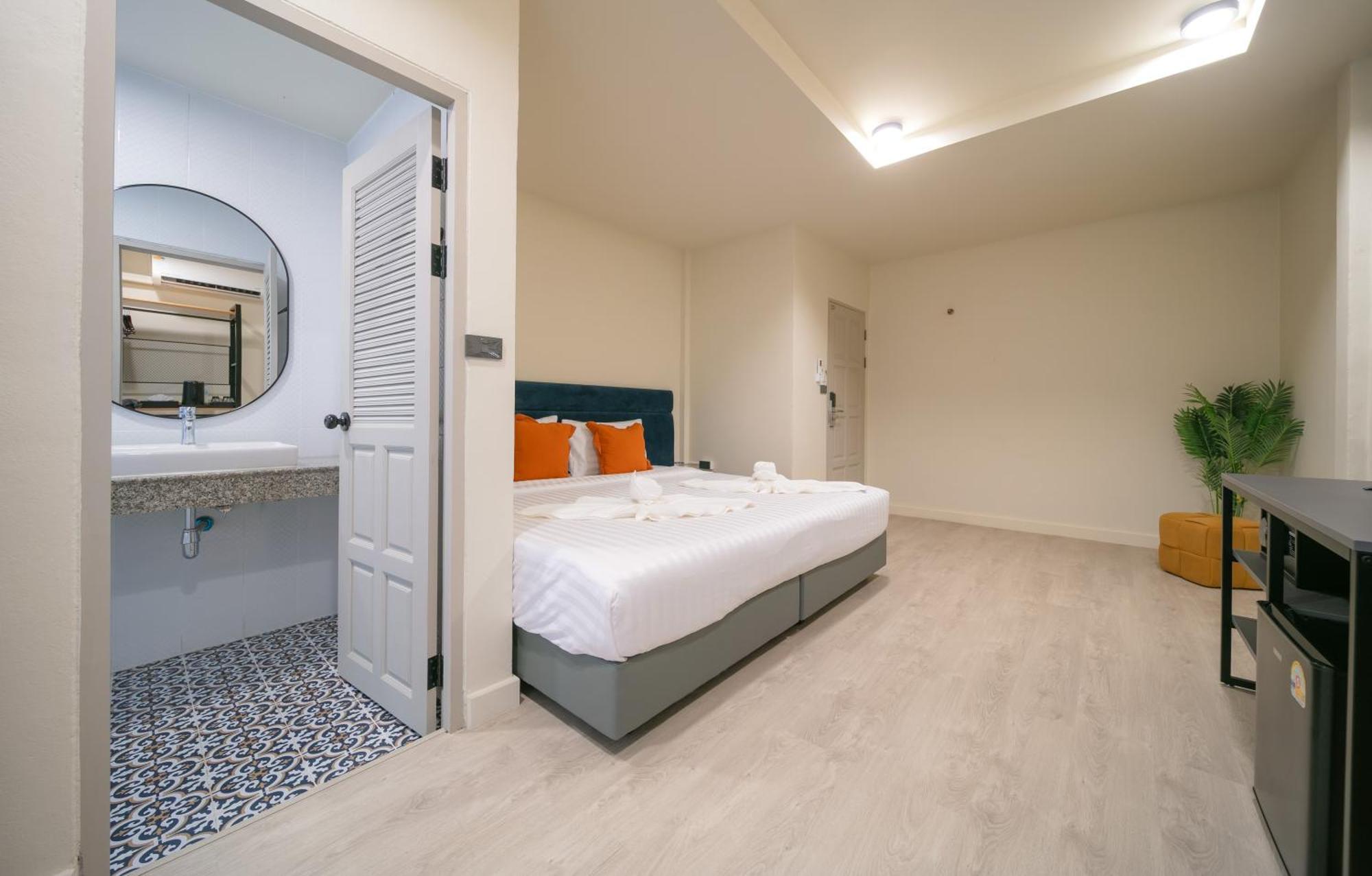 Deluxe Double or Twin Room